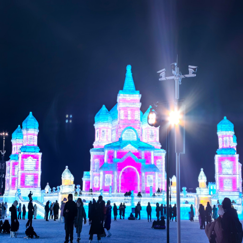 哈尔滨中央大街索菲亚希岸Deluxe酒店住宿+冰雪大世界门票