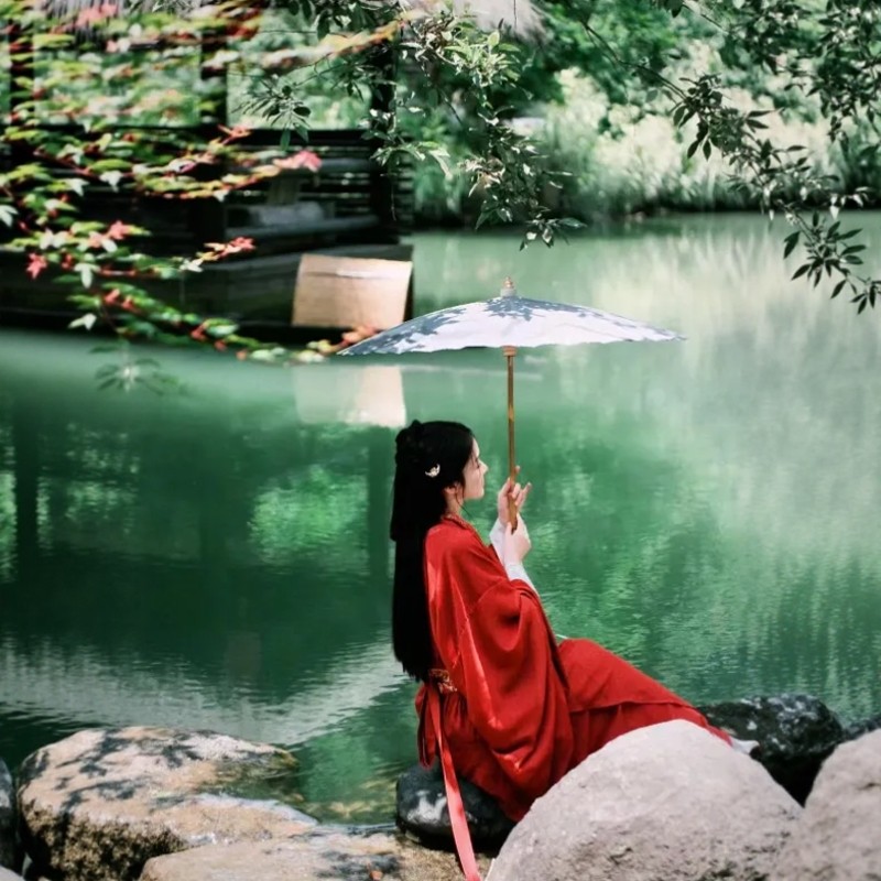 【山居乐享,汤泉泛舟】1晚安吉老庄山居+汤泉买1送1/汉服体验美拍/水湖乌篷船等套餐