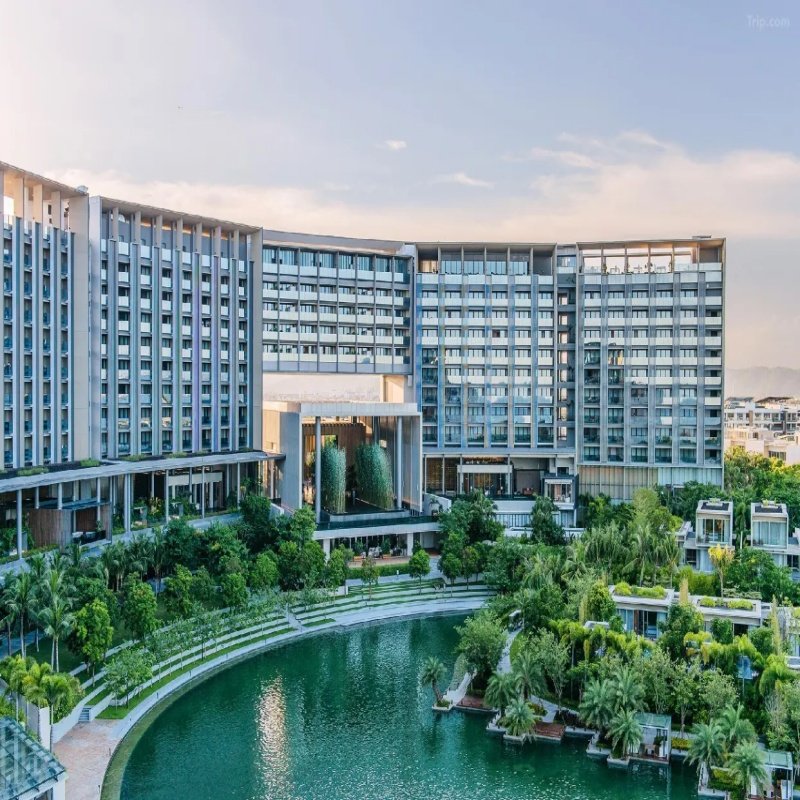 三亚艾迪逊酒店2-3晚+2大1小早餐+鸡尾酒小食套餐+水上项目+亲子主题活动、游园小火车 - 定制游预订