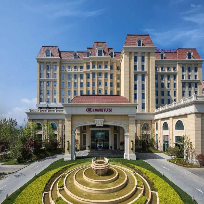 青岛东方影都皇冠假日酒店/海景大床+西海岸生态观光园门票3天2晚 - 定制游预订