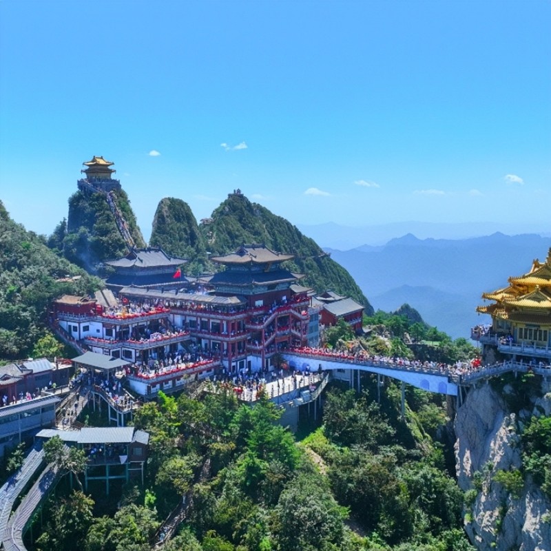 洛阳老君山景区一日游【洛阳出发/ 看金顶亮灯日落/直达索道】