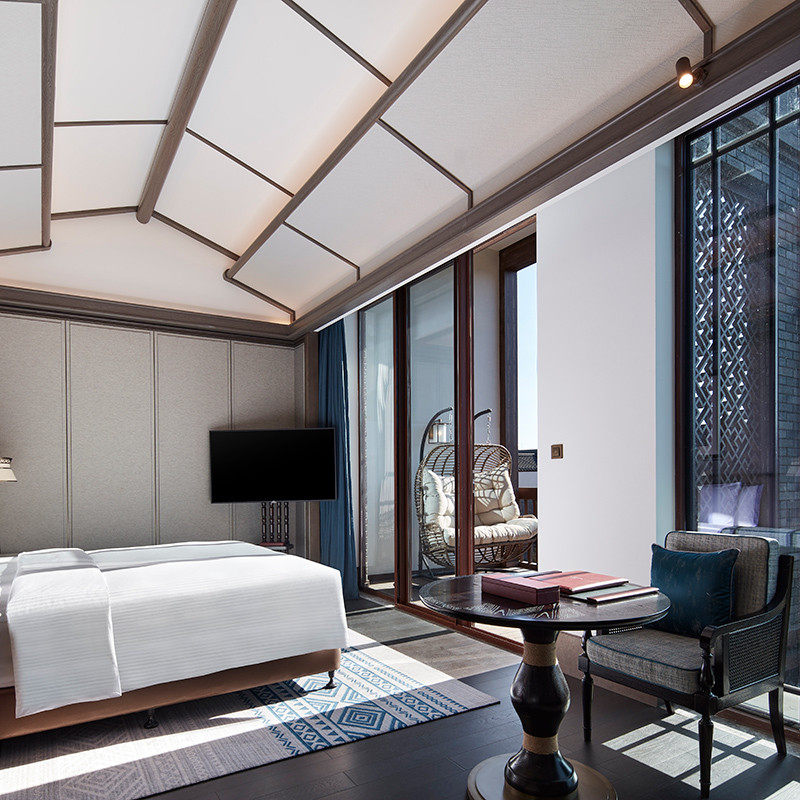 【周末不加价】昆明滇池宋品酒店1晚+非遗活动+旅拍+下午茶1份或双人中餐厅粤式餐点