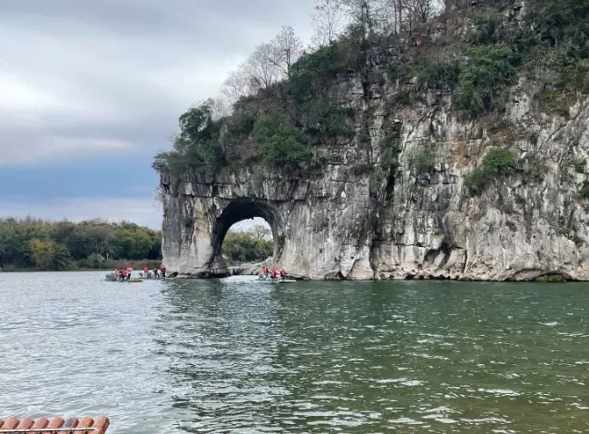 象鼻山观景台图片