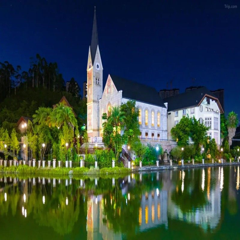 惠州五矿哈施塔特君澜度假酒店2天1晚双人早餐/晚餐哈施塔特小镇施塔特王国演艺玻璃桥