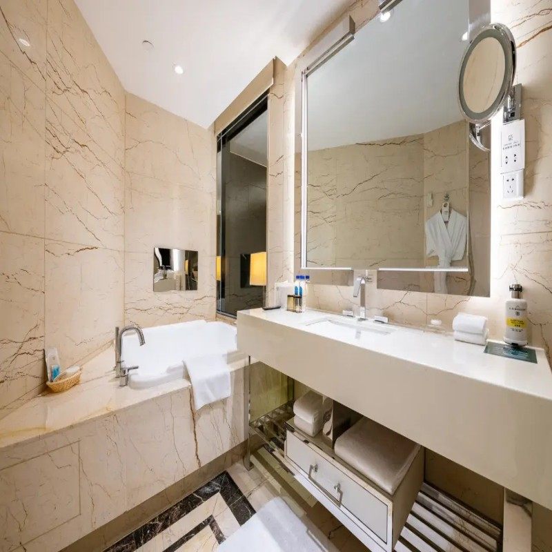 【YT】3天2晚丨贵阳铂尔曼大酒店(甲秀楼鸿通城购物中心店)丨豪华房+西江千户苗寨