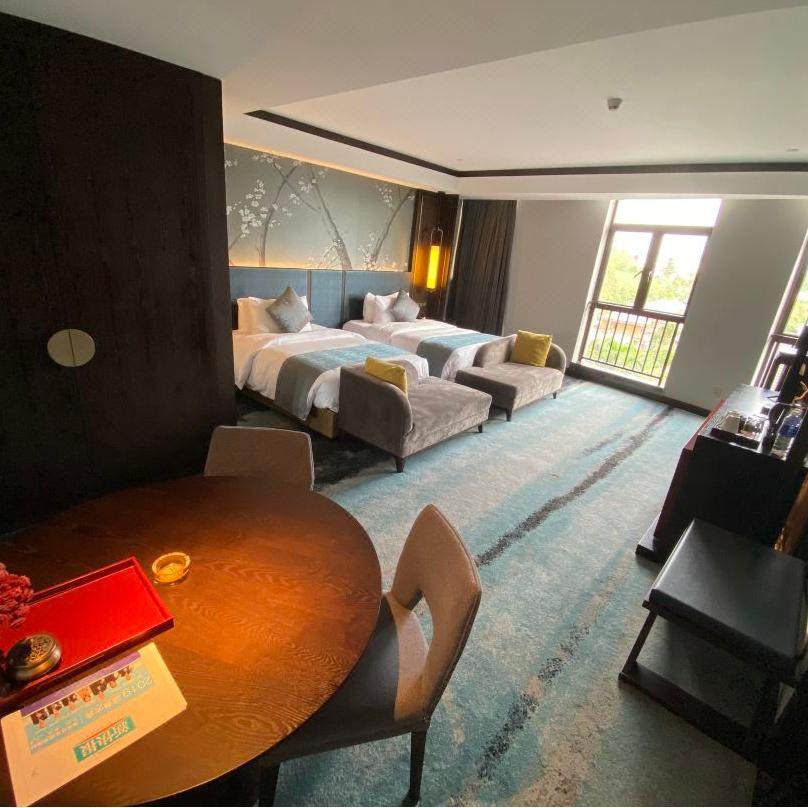 清远熹乐谷温泉度假酒店2天1晚+双人早餐/晚餐+双人温泉+儿童乐园+共术空间+电影票