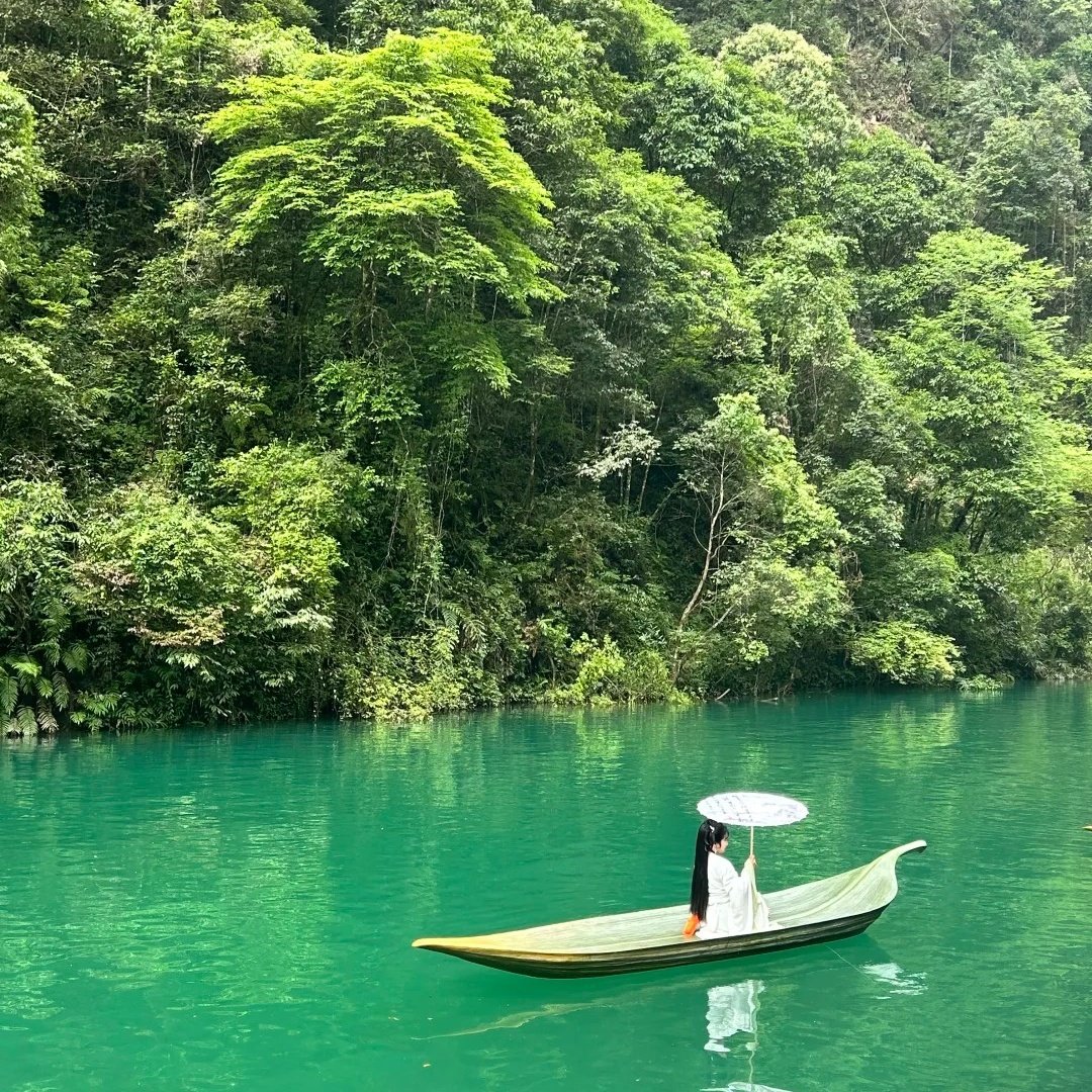 鹤峰隐屏山舍民宿住宿+屏山峡谷成人门票+单程船票 - 定制游预订