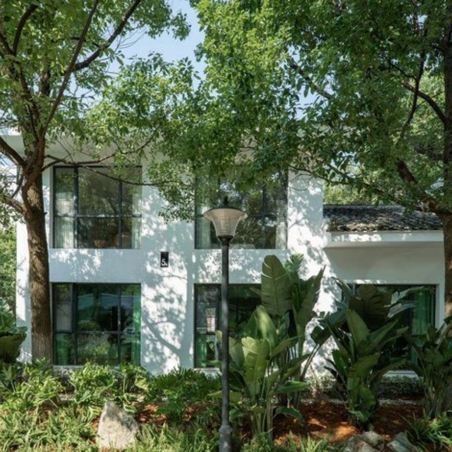 郴州东江湖半岛假日酒店+小东江门票摆渡车+高椅岭门票自驾游优选