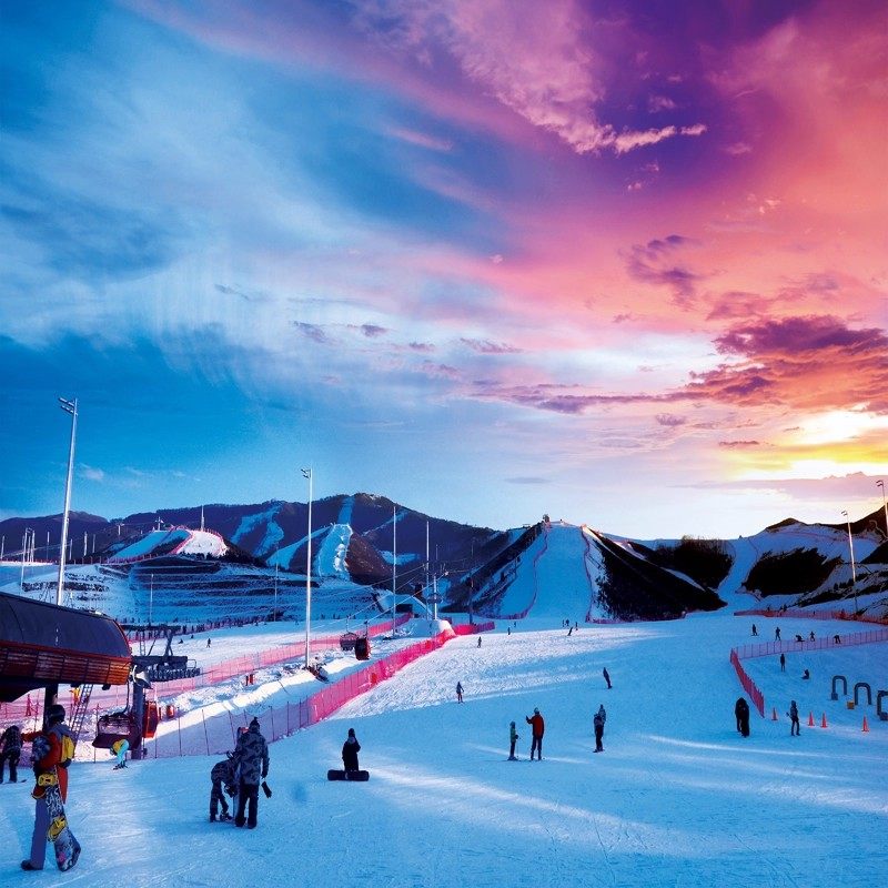 张家口富龙 富龙四季小镇两住两滑【含2晚住宿+2份早餐+双人自带板雪票】