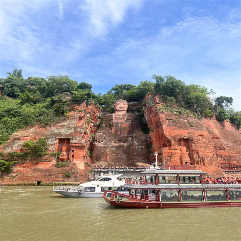 【四川乐山旅行】乐山一笑新酒店+乐山大佛夜游三江2天1晚