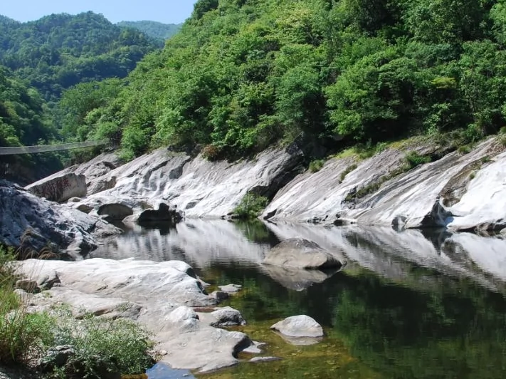 大别山大峡谷风景区图片