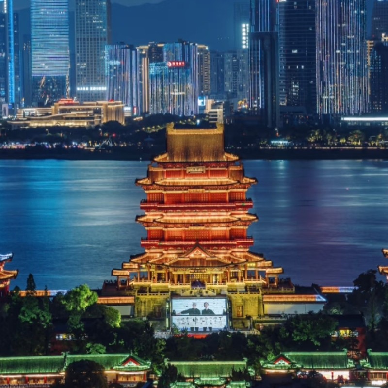 【乐享】南昌桔子水晶南昌红谷滩万象城酒店江景享誉大床房两天一晚+滕王阁