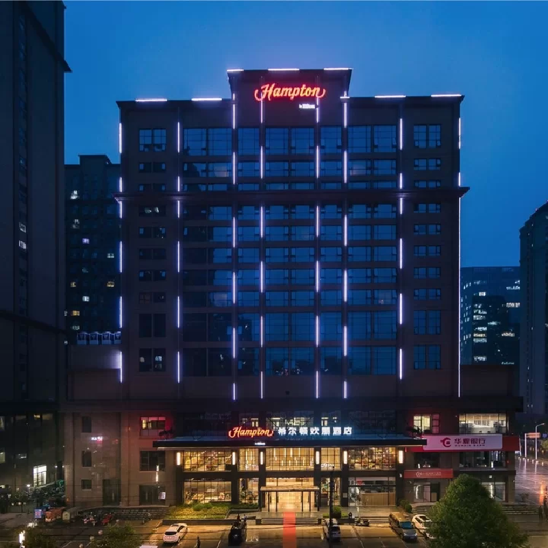 D2天1晚郑州高新希尔顿欢朋酒店自由行+郑州大观音寺山门殿门票单人酒景套餐