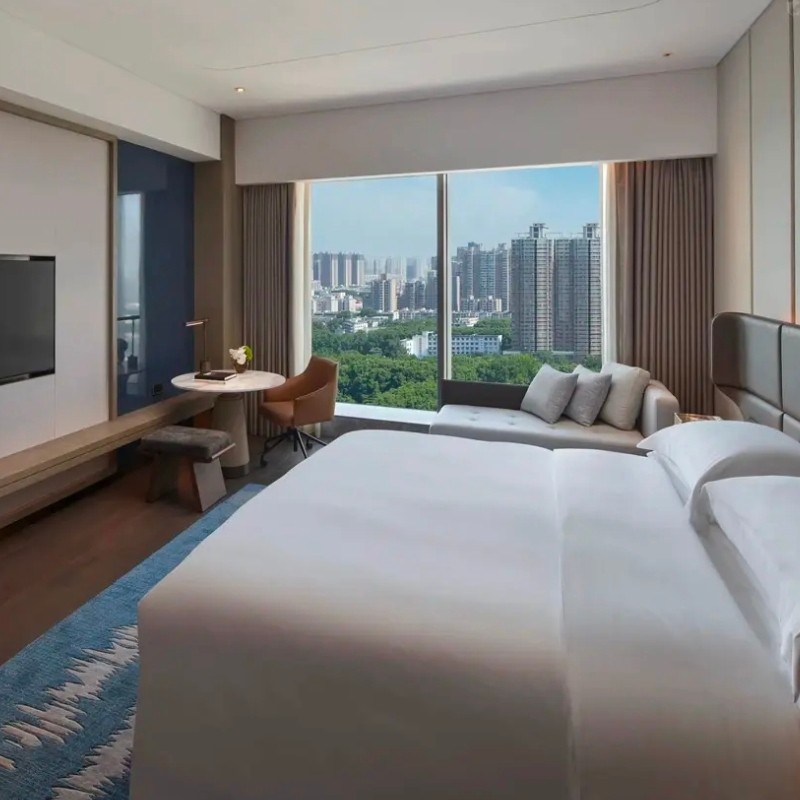 【乐享】郑州丹尼斯广场洲际酒店豪华大床房园景两天一晚+二七广场