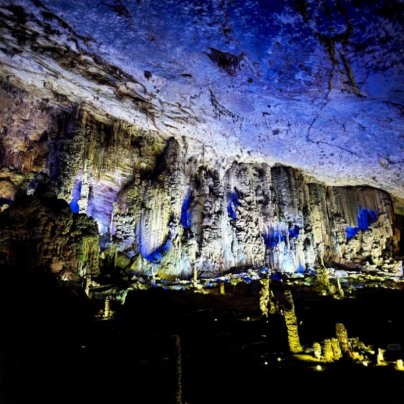 贵州贵阳黄果树小七孔西江千户苗寨梵净山9日游半自由行 - 定制游预订