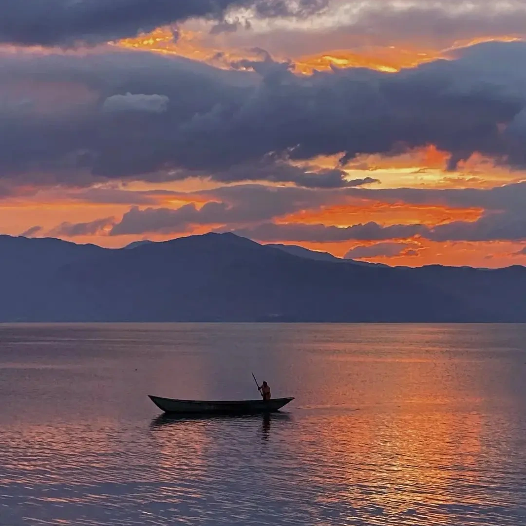 大理海洋酒店住宿+大理海洋馆成人门票 - 定制游预订