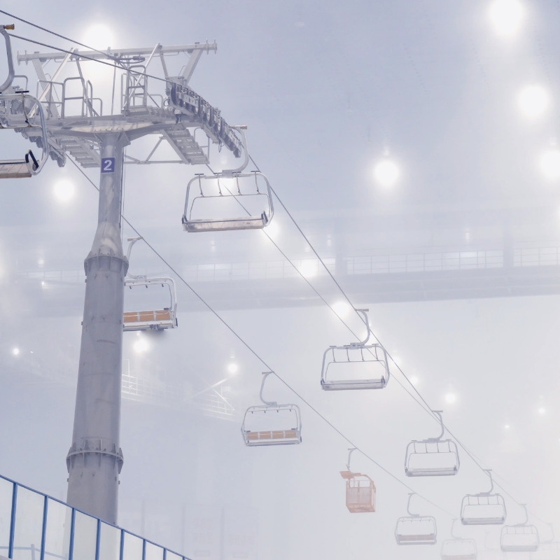 【错峰】深圳华发冰雪热雪奇迹会展中心洲际/皇冠假日/鹏展国际酒店滑雪套餐