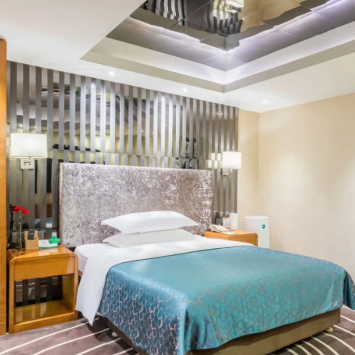 x元旦春节可定【4天3晚】重庆两江四季酒店(洪崖洞店))+云端之眼观景台门票