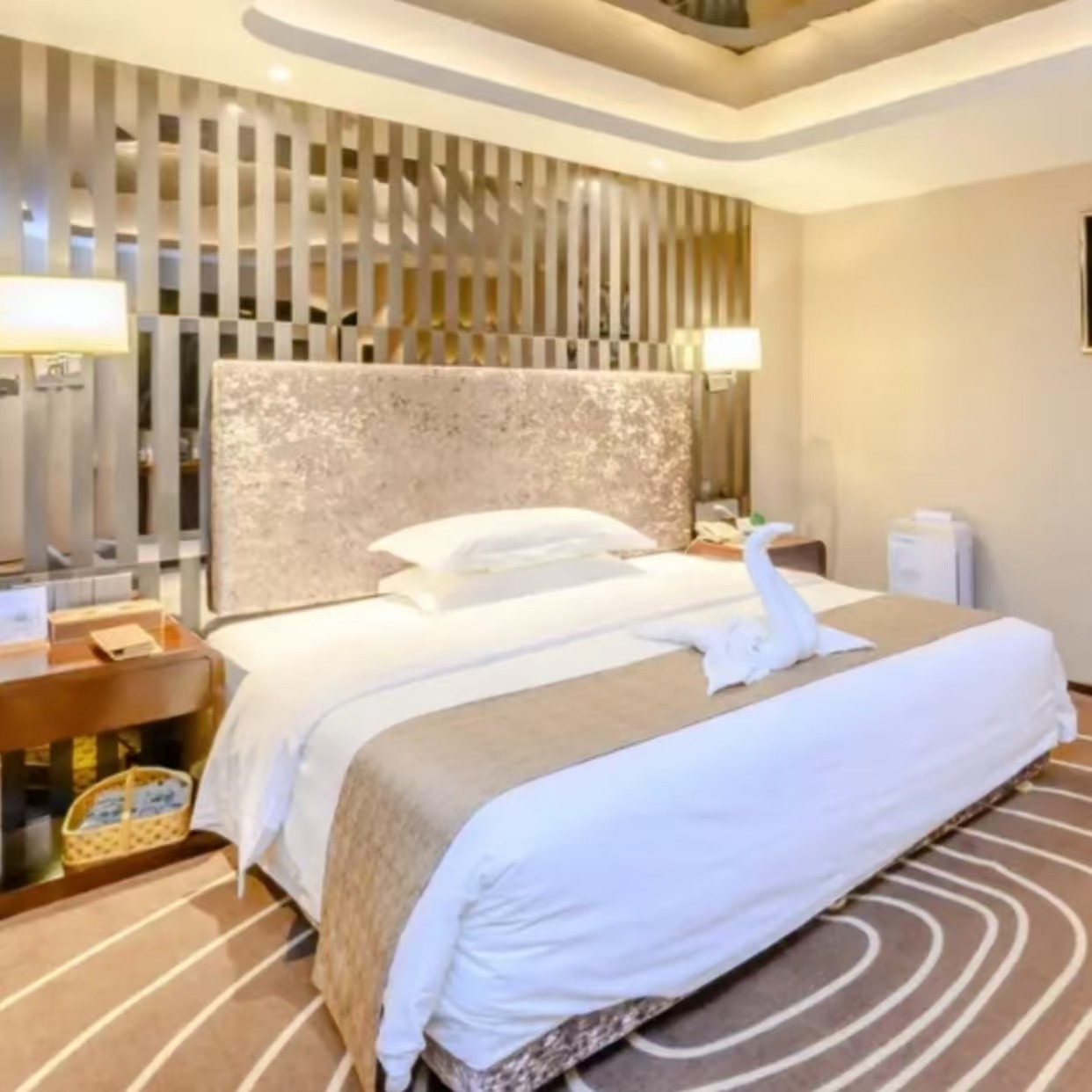 x元旦春节可定【4天3晚】重庆两江四季酒店(洪崖洞店))+云端之眼观景台门票