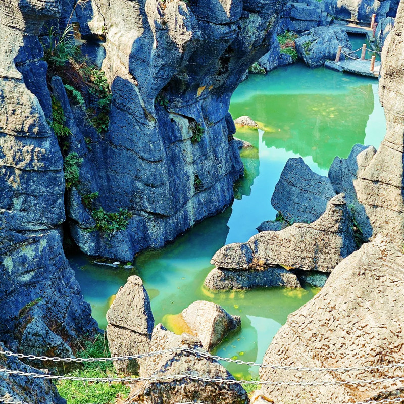 【2大1小】万盛白玉兰酒店2天1晚+黑山谷+万盛石林+3人早餐