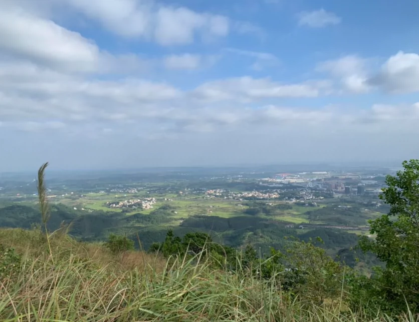 霞义山图片