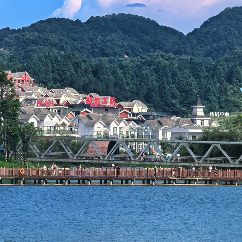 【2大2小】名湖大酒店2天1晚+南天湖+雪玉洞+4人早餐