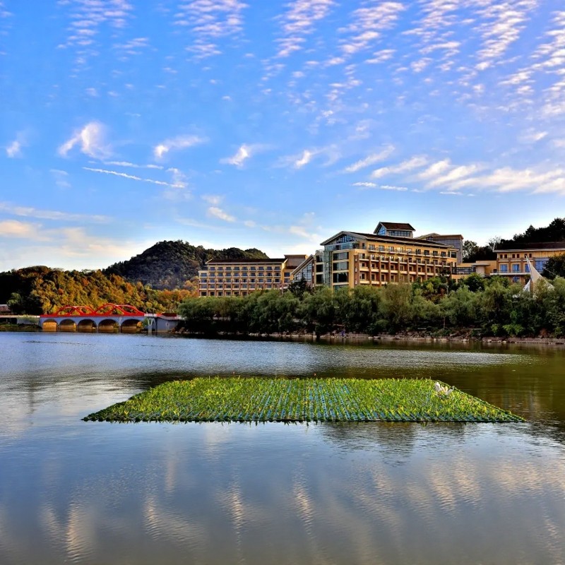 【宿湖畔森呼吸】3天2晚杭州中都青山湖畔大酒店+青山湖游船+水上森林门票