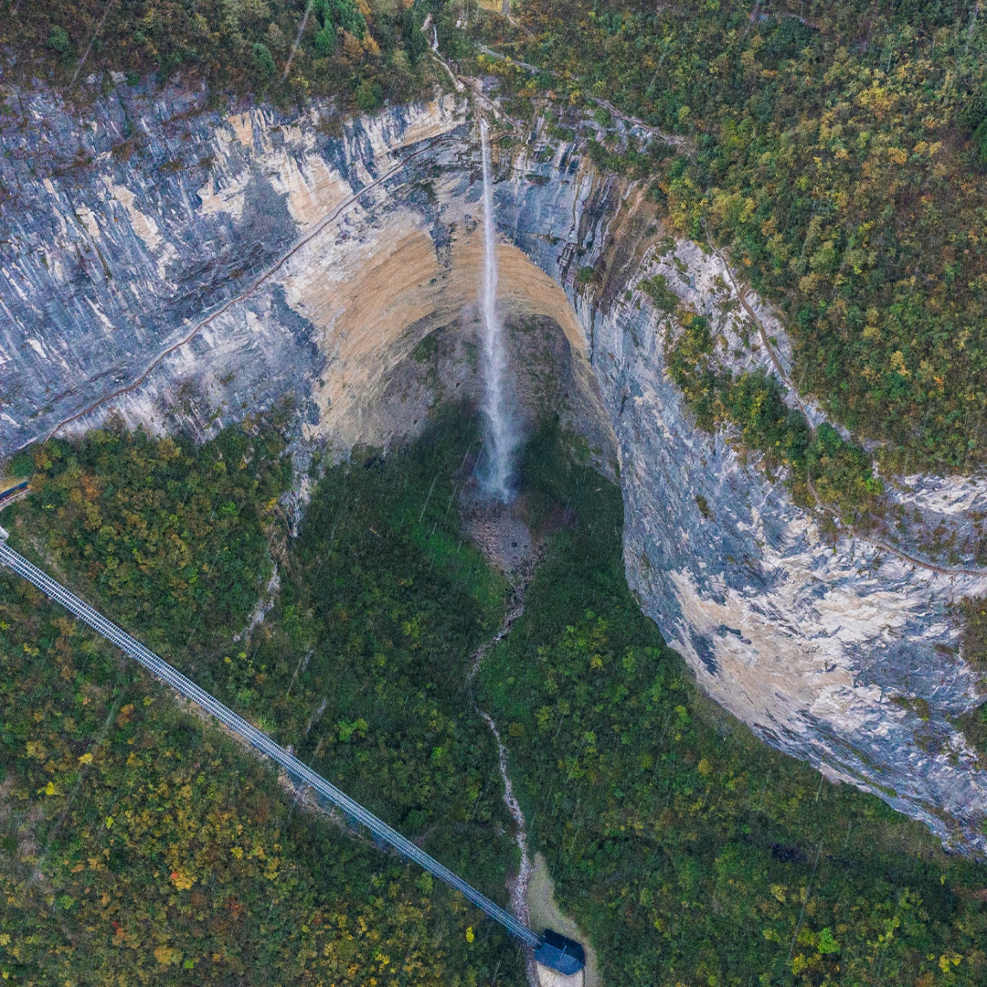 恩施鹿院坪一日游【自营直通车+可接送可充电可躺2+1保姆车】 - 定制游预订