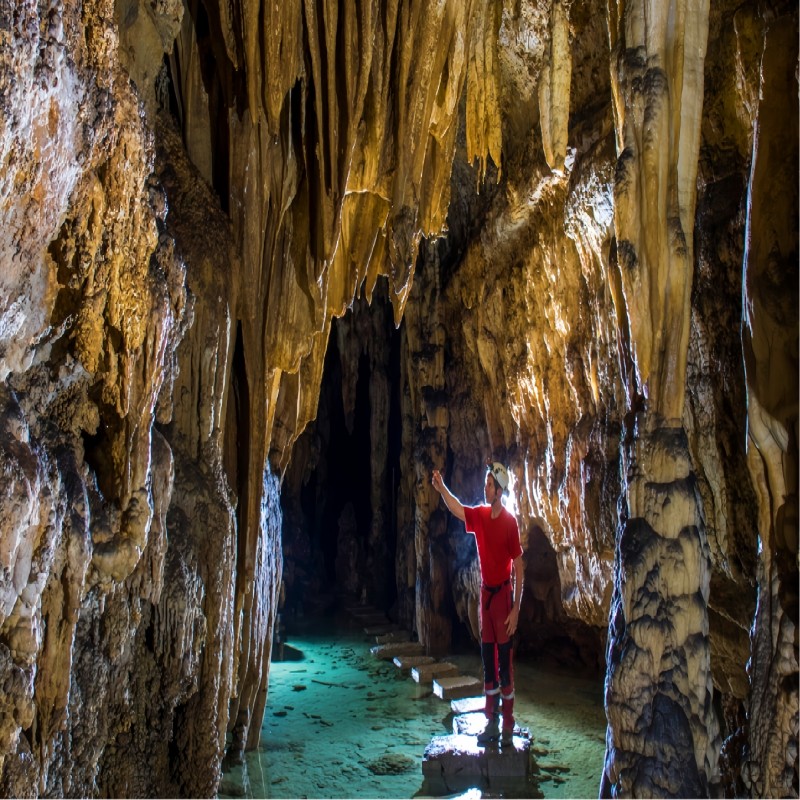 【双人套餐】十二背后双河洞·地下河谷+观光车+电梯+双河客栈1晚自由行·可升级飞拉达