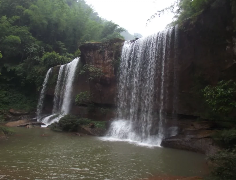 水帘洞瀑布(一洞)图片