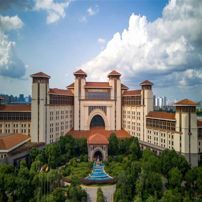 南昌施柏阁大观酒店/景观大+南昌融创乐园+南昌融创海世界3天2晚 - 定制游预订