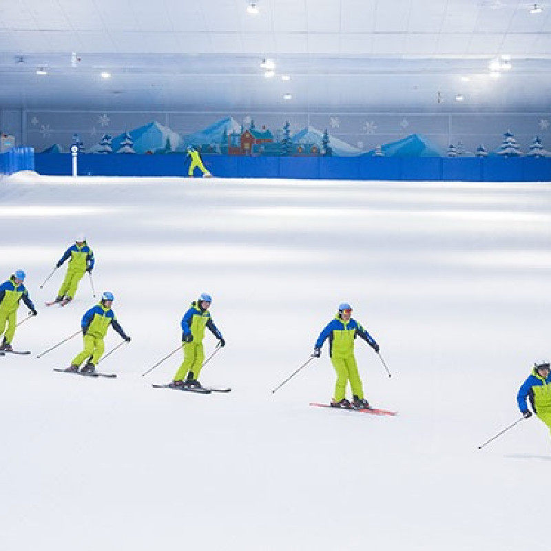 昆明滇池融创施柏阁酒店2天1晚+早餐+热雪奇迹3小时滑雪/海世界/晚餐3选1