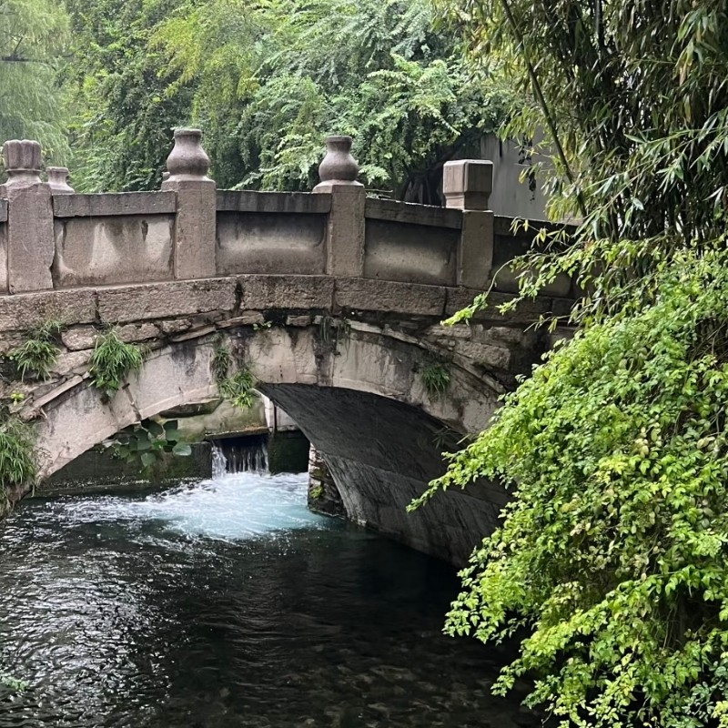 【乐享】济南乔治莫兰迪酒店莫兰迪套房五天四晚+趵突泉+大明湖++泉城广场