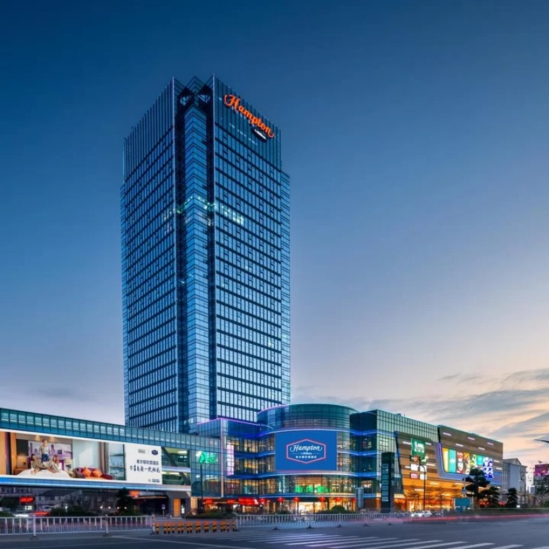 D2天1晚潮州财富中心希尔顿欢朋酒店自由行+潮州古城门票酒景套餐 - 定制游预订