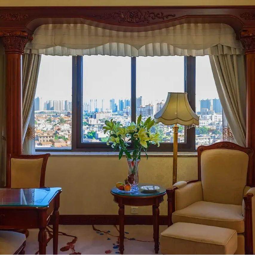 【泉州酒店2晚含双早】 南馨楼豪华商务房+体验泉州古城西街簪花含头饰服装