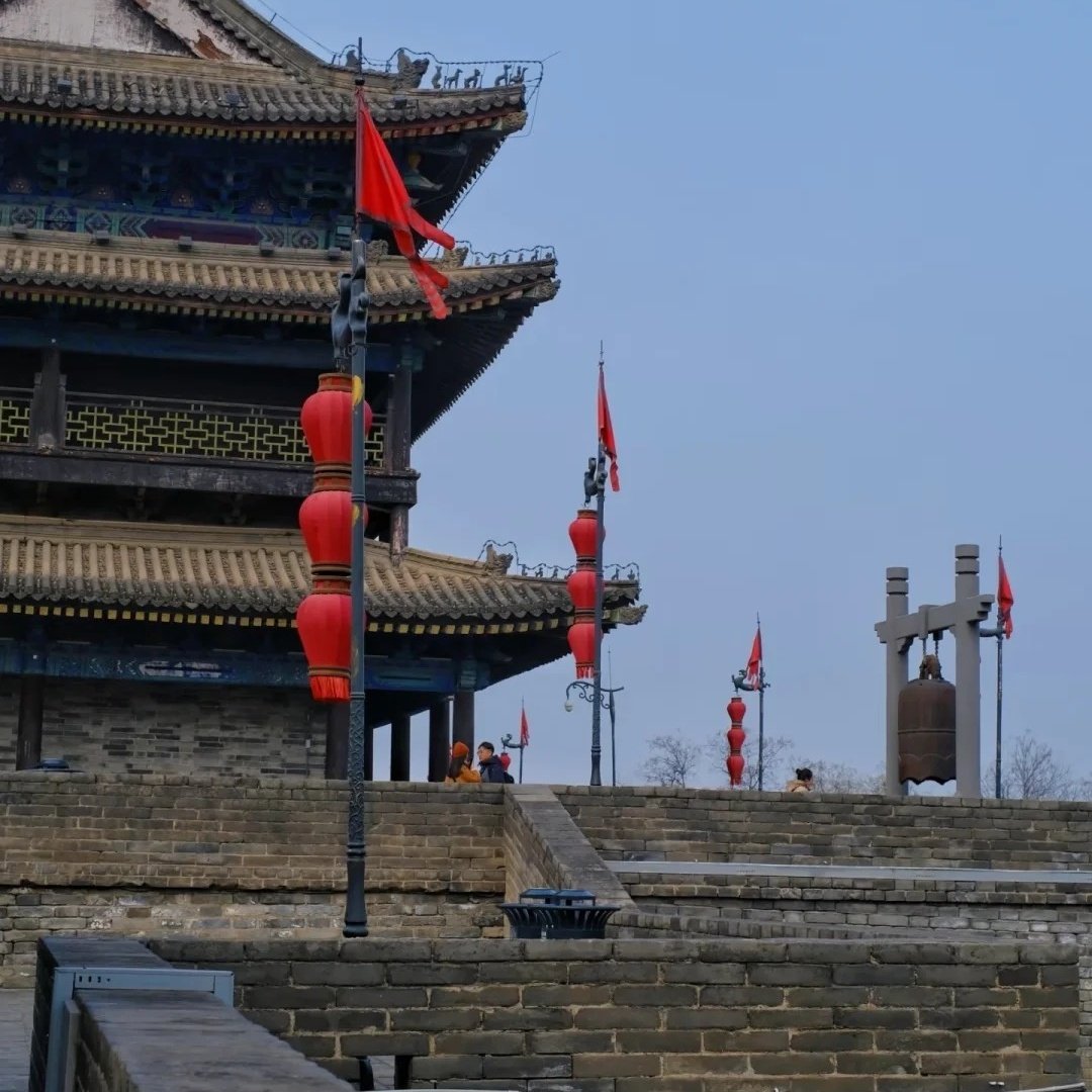 西安钟楼美居酒店住宿+西安城墙成人门票