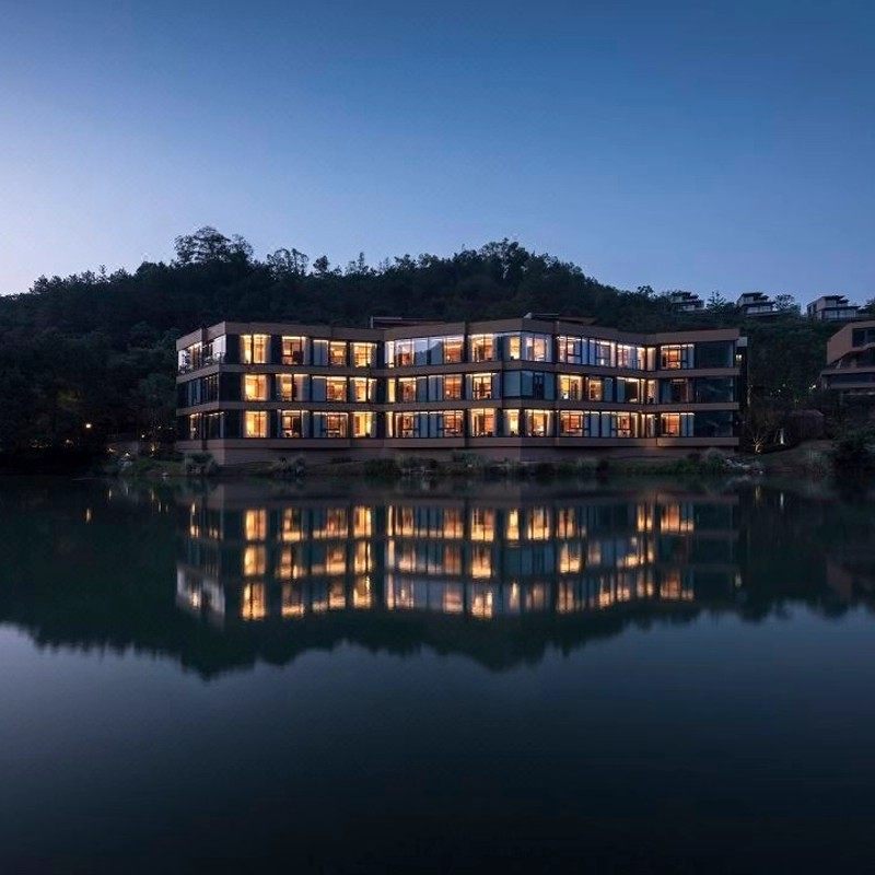 莫干山都喜天丽酒店2晚+早餐+双人汤泉+草坪游戏