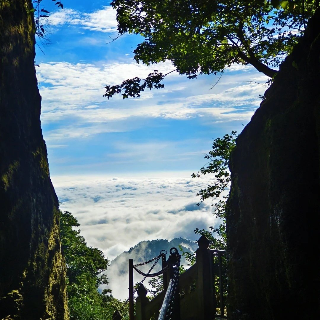希怡酒店(武当山景区入口店)住宿+武当山成人门票