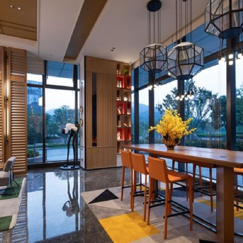 D2天1晚湖州德清莫干山希尔顿欢朋酒店自由行+飞凰游乐园门票单人酒景套餐