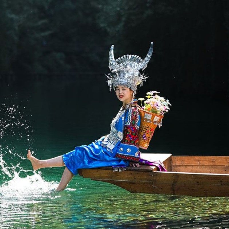 R屏山大峡谷门票+恩施市区酒店住宿1晚+早餐+市区→接驳车景区 - 定制游预订