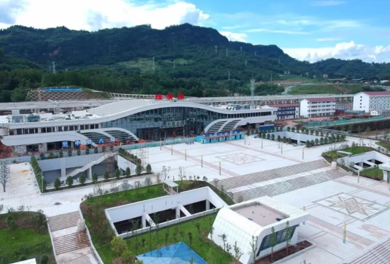 雅安站站前广场