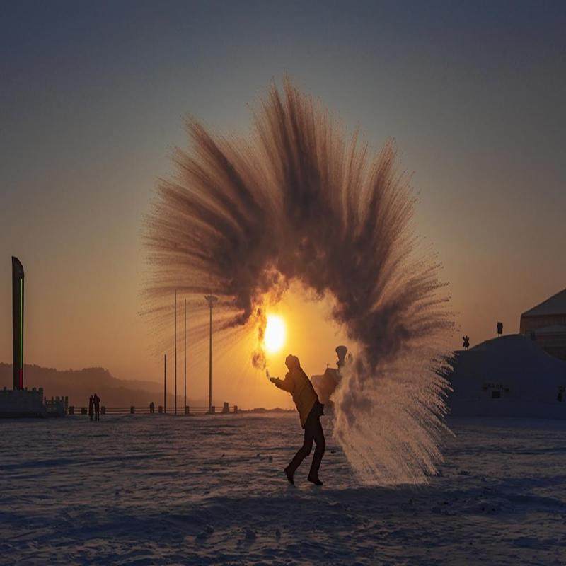 雪乡+亚布力2日游 滑雪体验 赏冰雪盛宴 篝火晚会 万人蹦迪 - 定制游预订