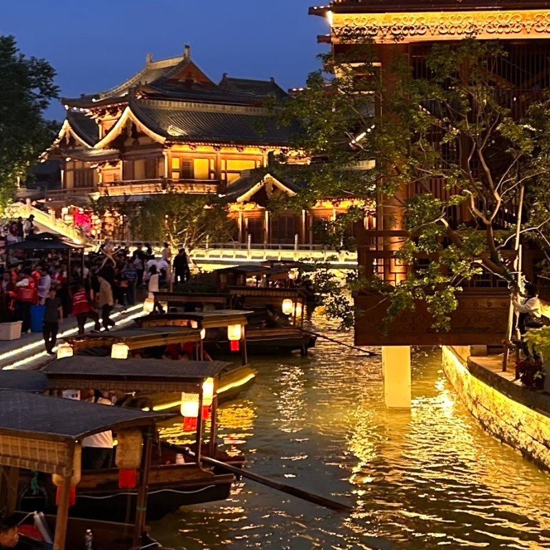 【乐享】郑州丹尼斯广场洲际酒店豪华大床房园景两天一晚+二七广场