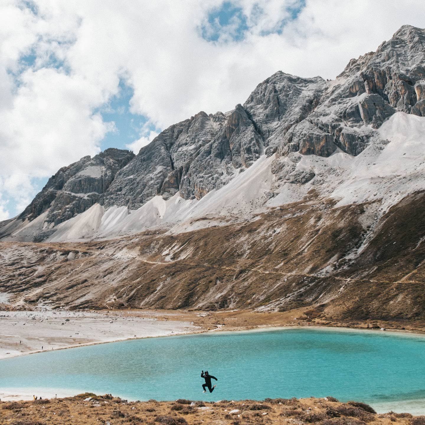 川西稻城亚丁5天4晚私家团墨石公园格底拉姆贡嘎雪山 住松赞山居 - 定制游预订