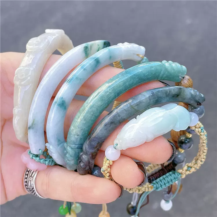 天然翡翠A級 稀少品 手工細密彫 精美紋樣 裝身具 根付 收藏品 天然翡翠A級 稀少品 手工細密彫 精美紋樣 裝身具 根付 收藏