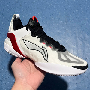 
Li Ning Yushuai 19V2 men's shoes are light, breathable, shock-absorbing, stable and supportive, low-cut practical basketball shoes ABAV049