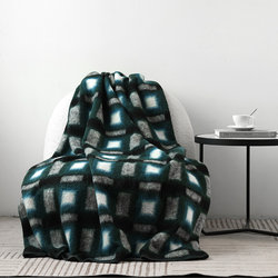 Model Room Bed Runner with Blanket in White, Blue, Green, and Gray Gradient Plaid Decorative Blanket for Living Room Sofa, Bedroom Bed, and Soft Furnishings