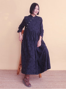 
Jiang Huan Design Spring and Autumn Dark Blue Cotton Jacquard Pattern High Waist Line Loose Large Hem Diagonal Skirt