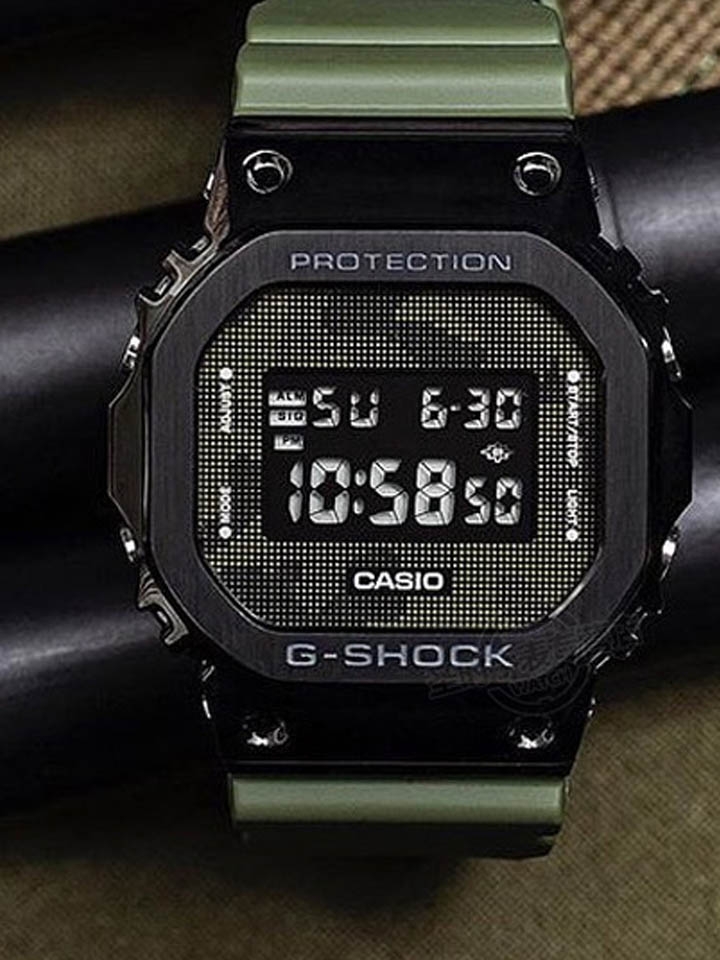 卡西欧G-SHOCK复古小方块手表