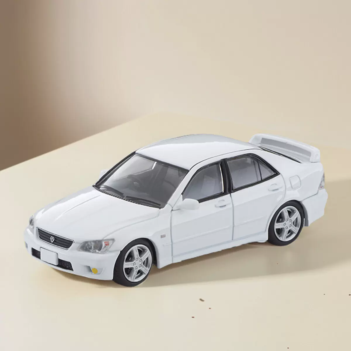 2025.7月TLV-N227c 丰田咬地鲨RS200 Z Edition（白）2002年款